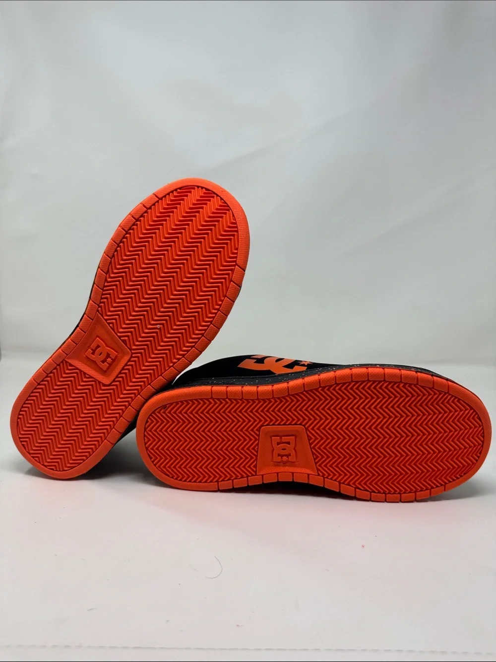 DC Kids Skateboard Sneakers Black with Bright Orange Logo boys girls 3 NWOT